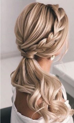 Kiểu tóc đi đám cưới