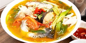 3 Cách nấu canh chua cá hồi thanh mát, không tanh