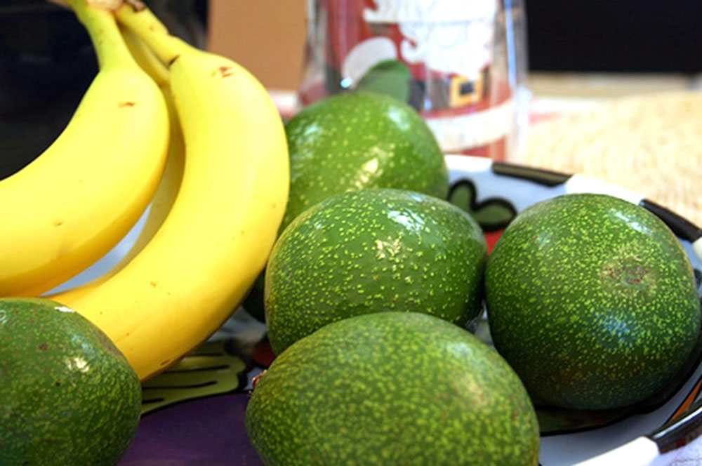 Đặt cạnh trái cây chín khác Đặt cạnh trái cây chín khác