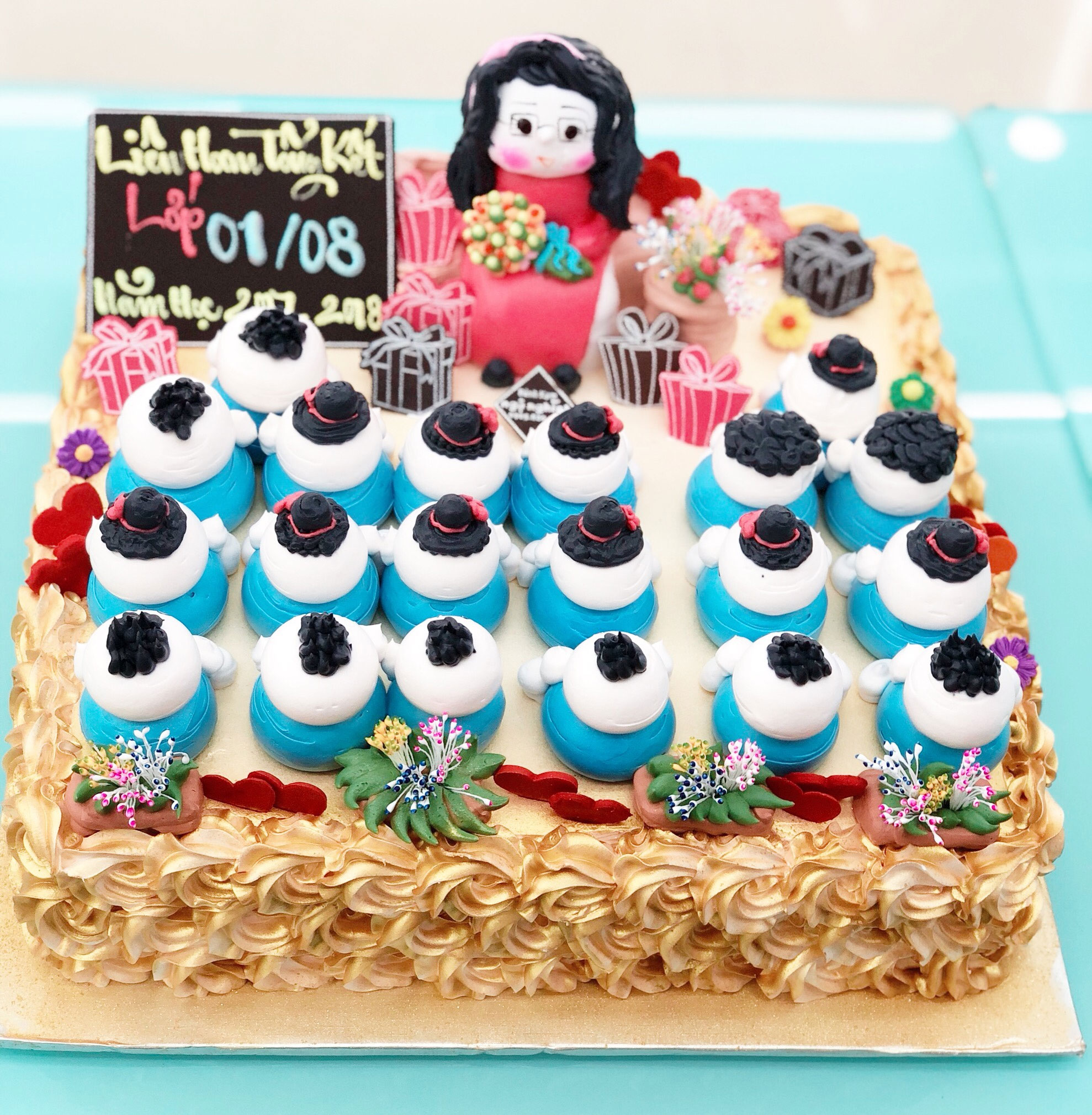 Mẫu bánh kem tổng kết năm học