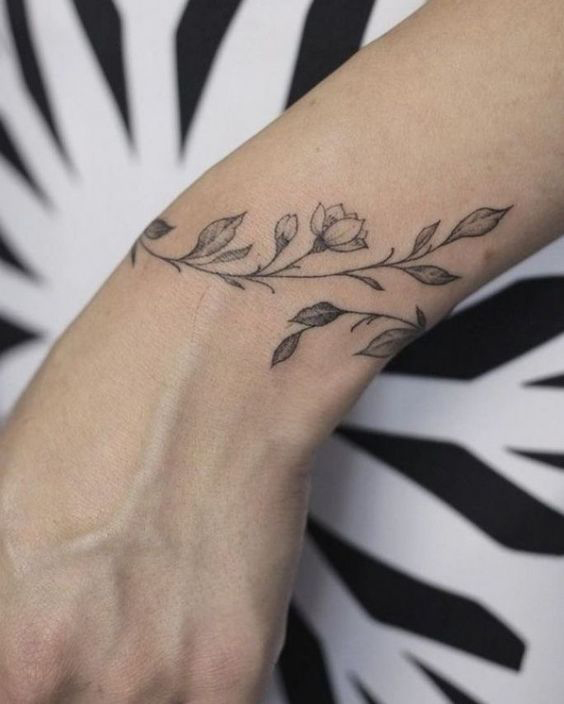 Hình xăm vòng cổ tay nam Hình xăm vòng cổ tay nam