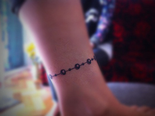 Hình xăm vòng tay chuỗi hạt Hình xăm vòng tay chuỗi hạt