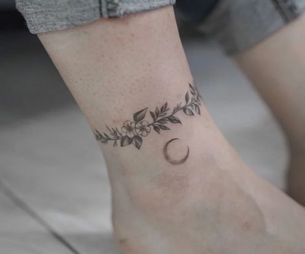 Hình xăm vòng chân