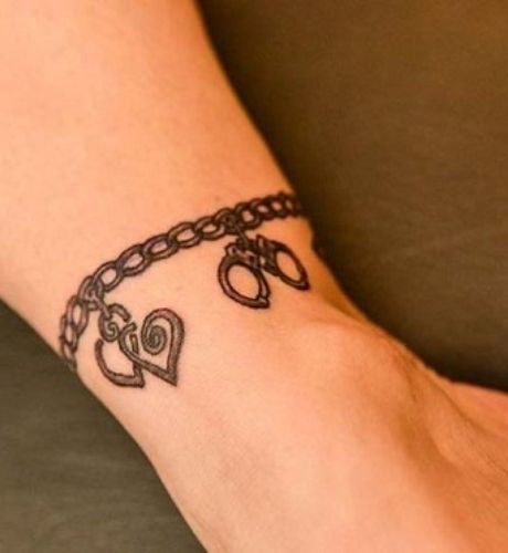 Hình xăm vòng chân