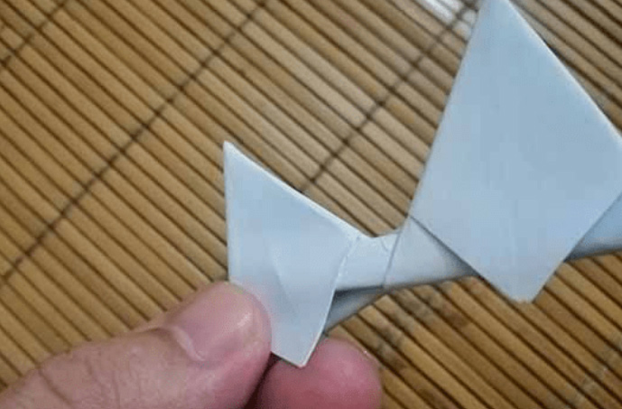 Tương tự, bạn gấp các tờ giấy còn lại để thành 4 cánh sao Tương tự, bạn gấp các tờ giấy còn lại để thành 4 cánh sao