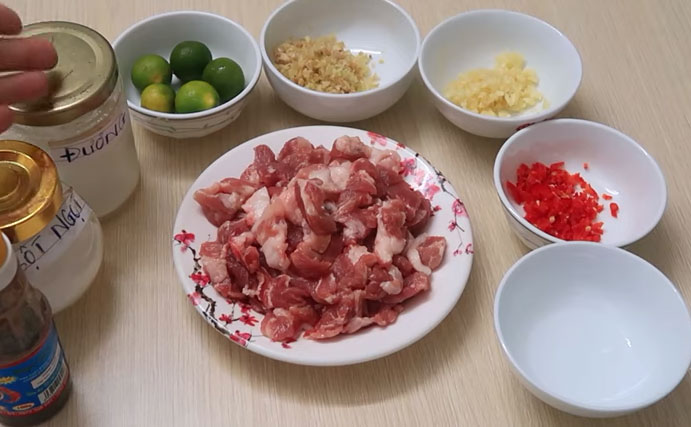 Sơ chế nguyên liệu Sơ chế nguyên liệu