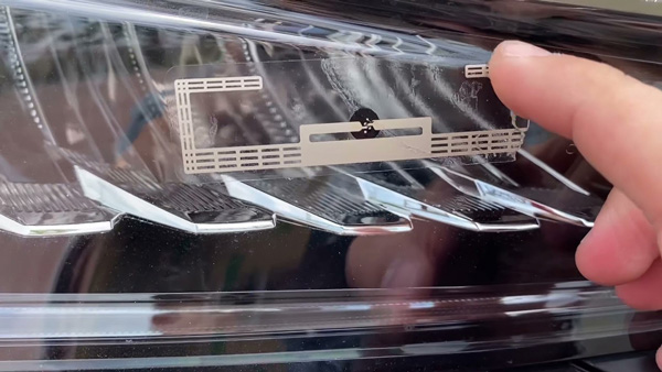 Dán ePass trên đèn xe ô tô