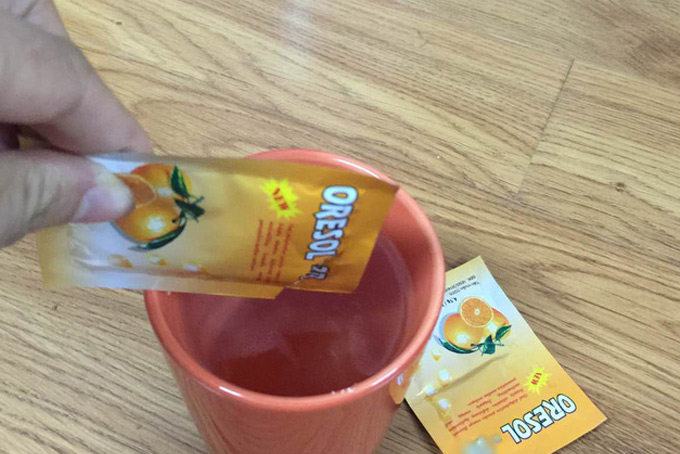 Hãm tiết canh ngan bằng oresol