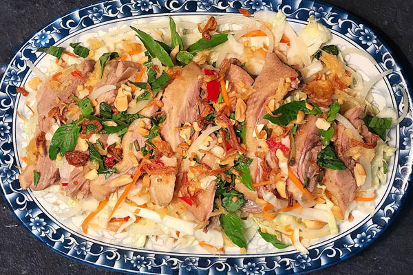 Cách làm gỏi vịt bắp cải hành tây