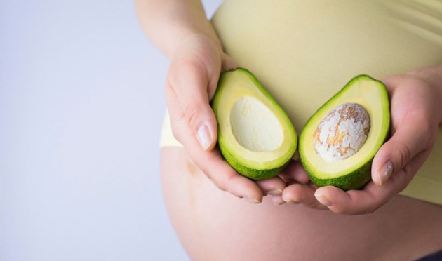 Tìm hiểu bà bầu ăn bơ có tốt không