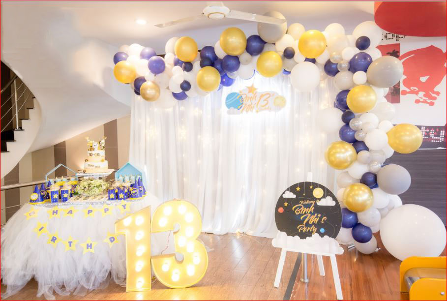 Mẫu background sinh nhật đơn giản 