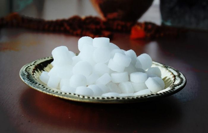 Cách đuổi ong bằng băng phiến Cách đuổi ong bằng băng phiến