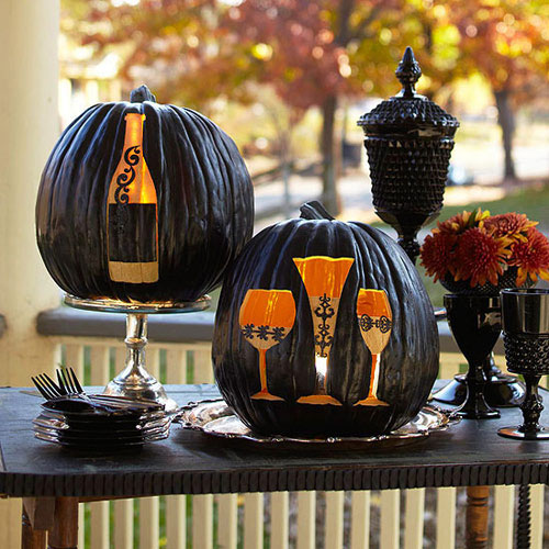Những quả bí ngô màu đen sẽ giúp đem Halloween thêm bí ẩn Cách trang trí cho đêm Halloween ấn tượng