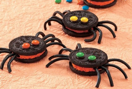 Bánh quy hình nhện Cách trang trí cho đêm Halloween ấn tượng