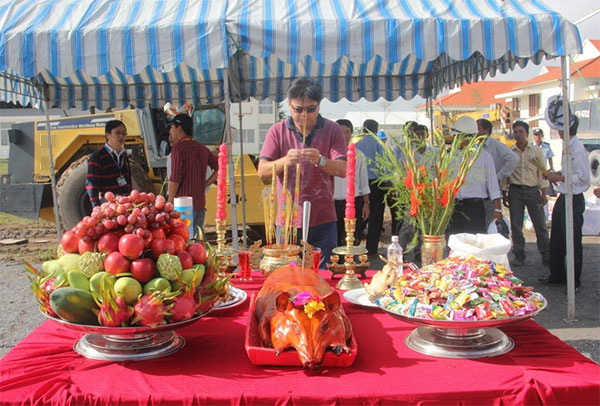 Mâm lễ vật cúng động thổ phải đầy đủ các lễ vật Các bước tiến hành lễ động thổ