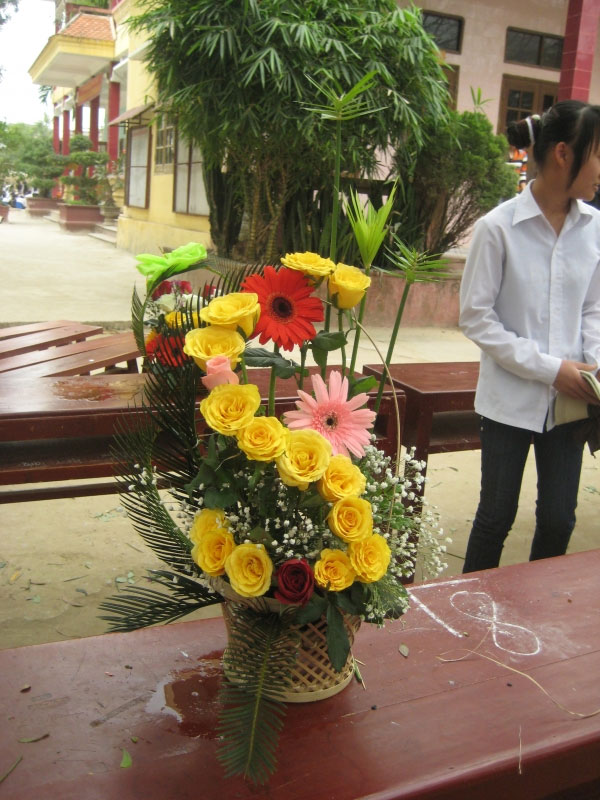 Hướng dẫn cắm hoa và thuyết trình cắm hoa ngày 20-11