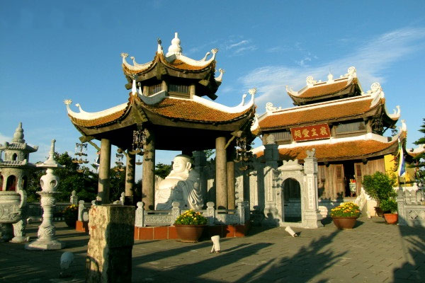 Bài văn khấn khi đi lễ ở Đình, Đền, Miếu, Phủ văn khấn tại đình, đền, miếu, phủ