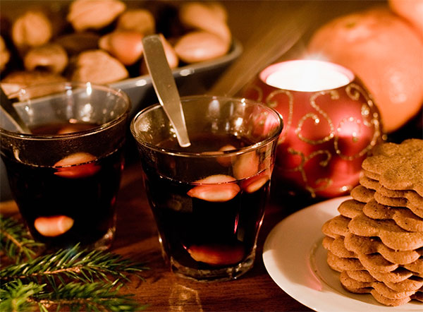 Món rượu Gloggy truyền thống của người dân Nauy Món ăn Noel truyền thống của các quốc gia trên thế giới