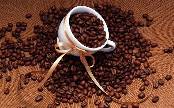 Hạt cà phê có màu nâu đen tượng trưng cho sự không may mắn 7 món đồ kiêng kỵ không nên tặng ngày Tết