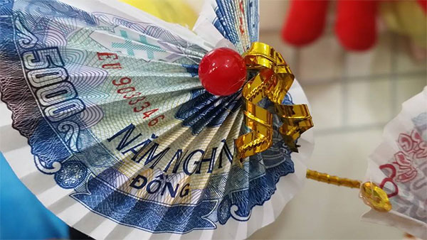 Cách làm cây tài lộc bằng tiền thật cực đẹp trang trí Tết