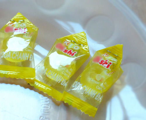 Cách làm hoa sen bằng kẹo trang trí Tết