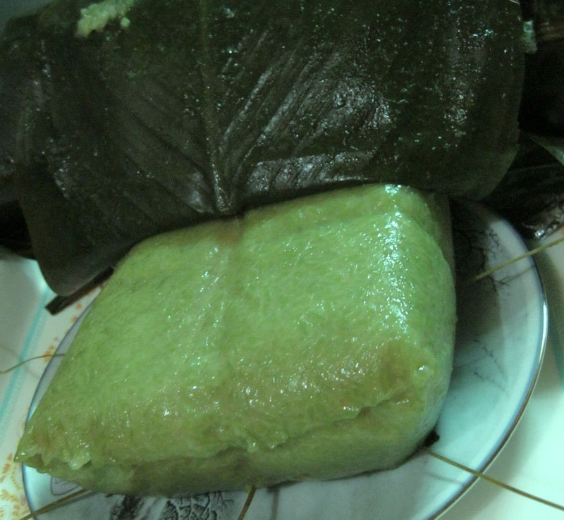 Cách cắt bánh chưng đẹp không cần dao