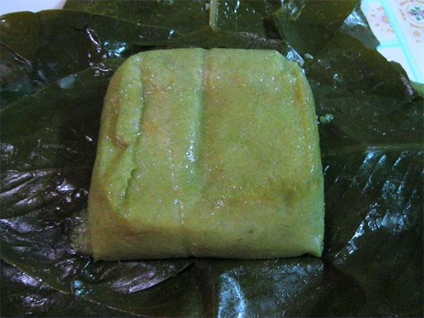 Cách cắt bánh chưng đẹp không cần dao