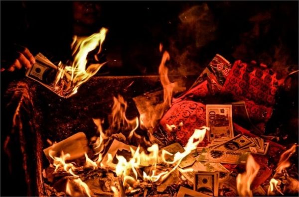 Người tuổi gì kiêng kỵ đi đêm trong tháng cô hồn 