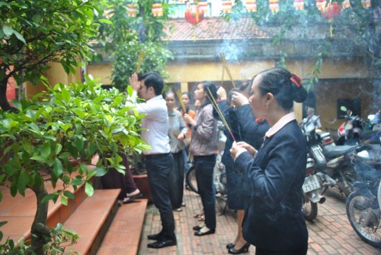 Bài cúng Đức Thánh Trần  Văn khấn cúng lễ Đức Thánh Trần