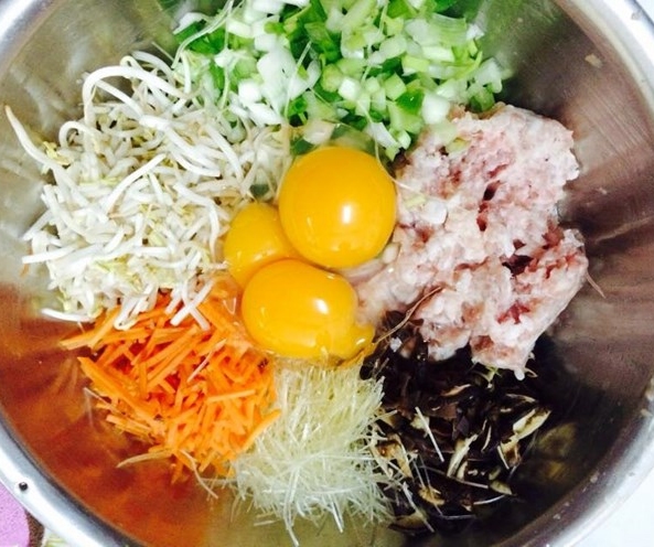 Trộn nhân nem Trộn nhân nem