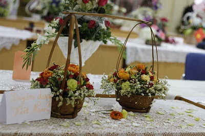 Cách cắm hoa ngày 26/3