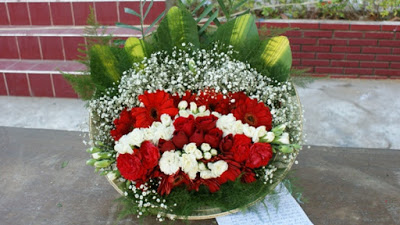 Cách cắm hoa trang trí