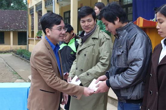 Bài phát biểu tặng quà Tết cho người nghèo