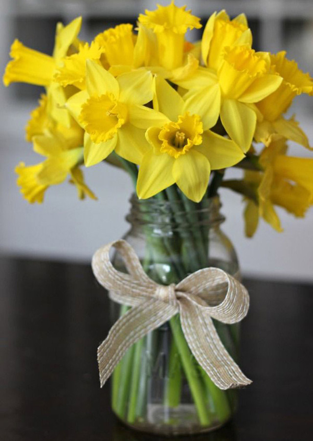 Cách cắm hoa tròn lọ thủy tinh