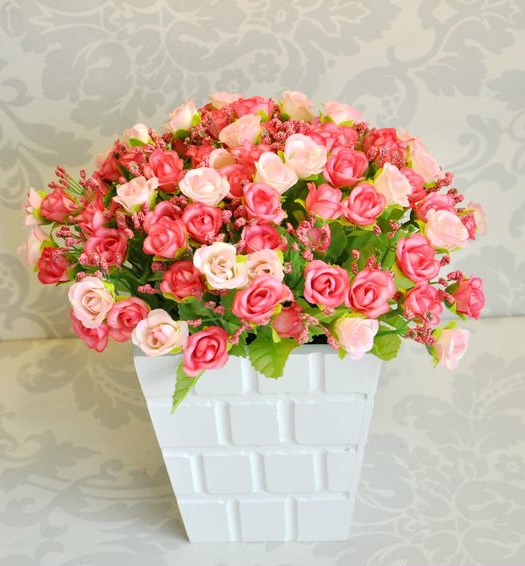 Cách cắm hoa hồng tỉ muội để bàn