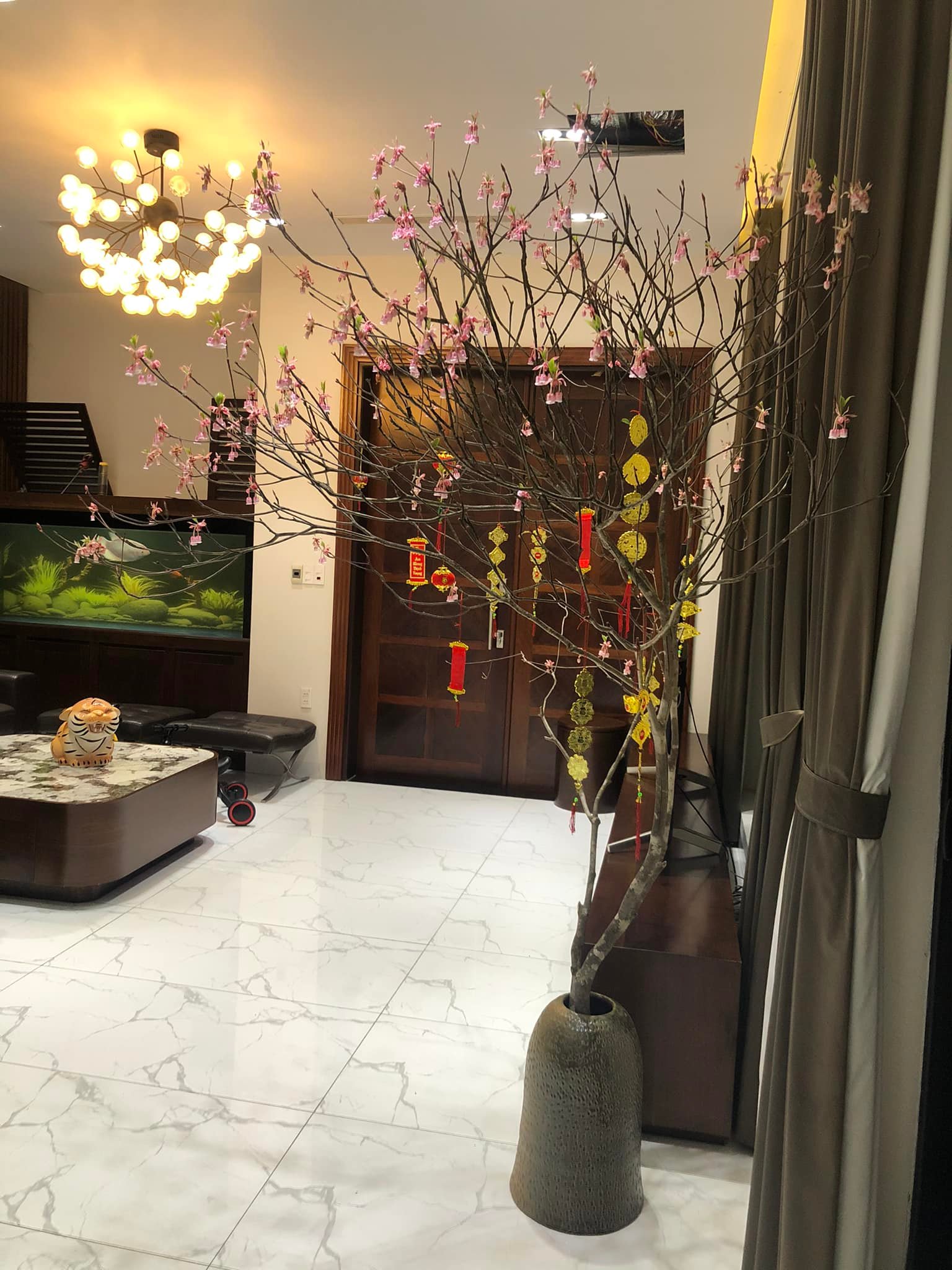 Cắm hoa đào chuông Yên Tử