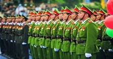 Những lời chúc 19/8 cho chồng làm công an ngắn gọn, ý nghĩa