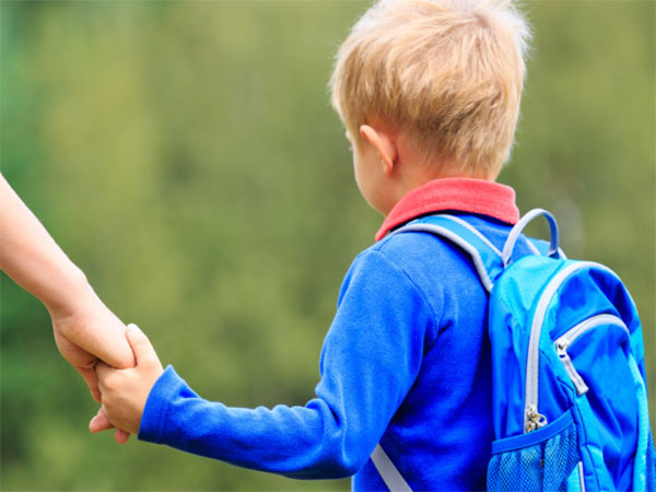 Stt ngày đầu tiên đi học của con