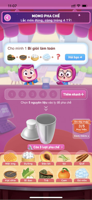 Nhấn chọn các nguyên liệu để pha chế các món nước theo yêu cầu của khách hàng