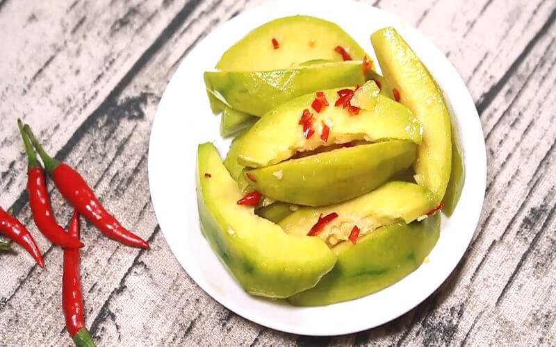 Cách làm cóc dầm muối ớt