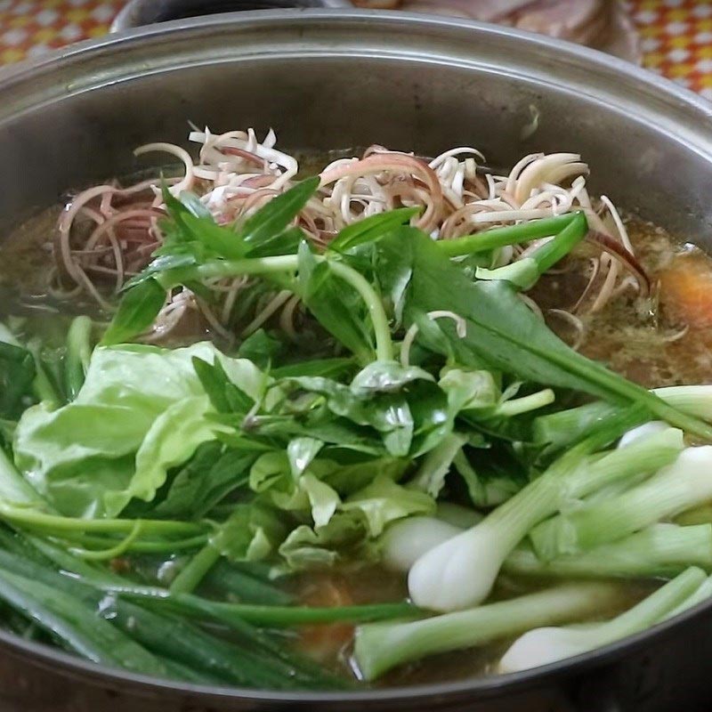 Cách nấu lẩu lươn hoa chuối