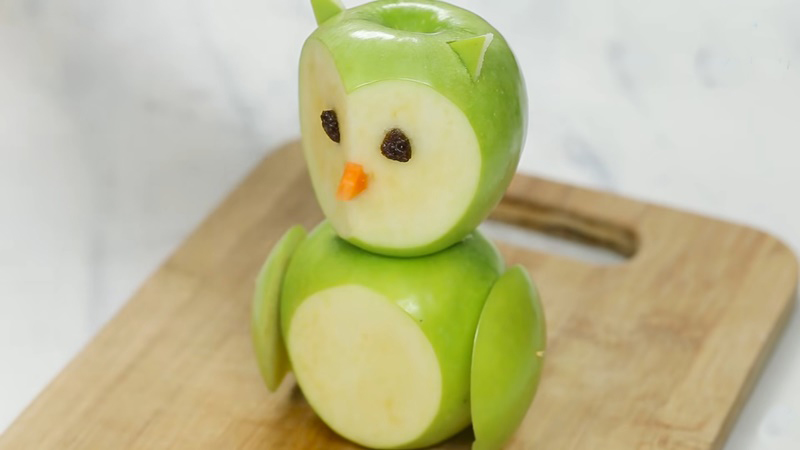 Cách tạo hình con chuột từ hoa quả