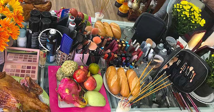 Mâm cúng tổ nghề makeup