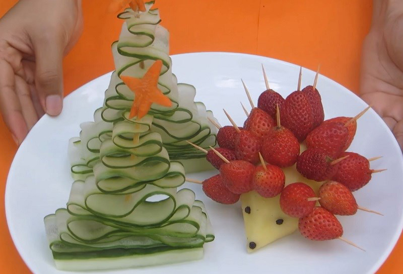 Cách làm nhím bằng hoa quả với dâu tây và khoai tây