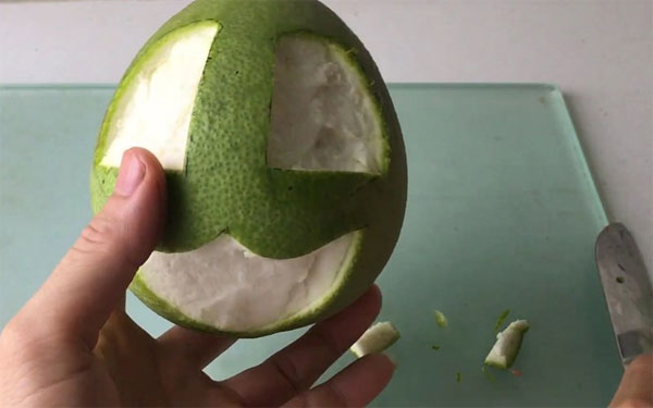 Làm thỏ bằng quả bưởi