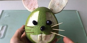 Cách làm con thỏ bằng quả bưởi cute cực đơn giản