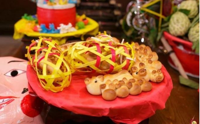 Mâm cỗ Trung thu bằng bánh kẹo