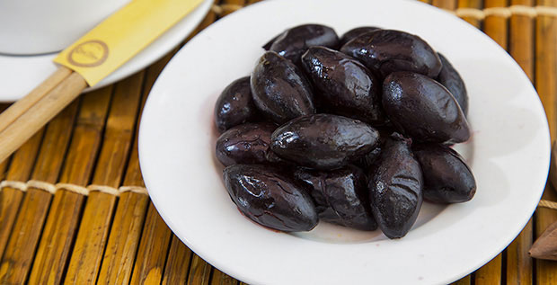 Cách làm trám đen ngâm mắm