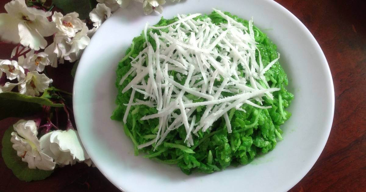 Cách trộn cốm dẹp với dừa và lá dứa