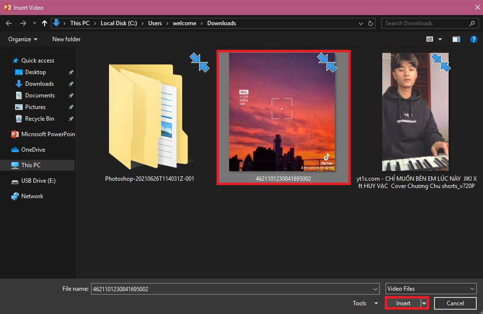 Nhấn chọn video bạn muốn chèn -> Nhấn Insert.